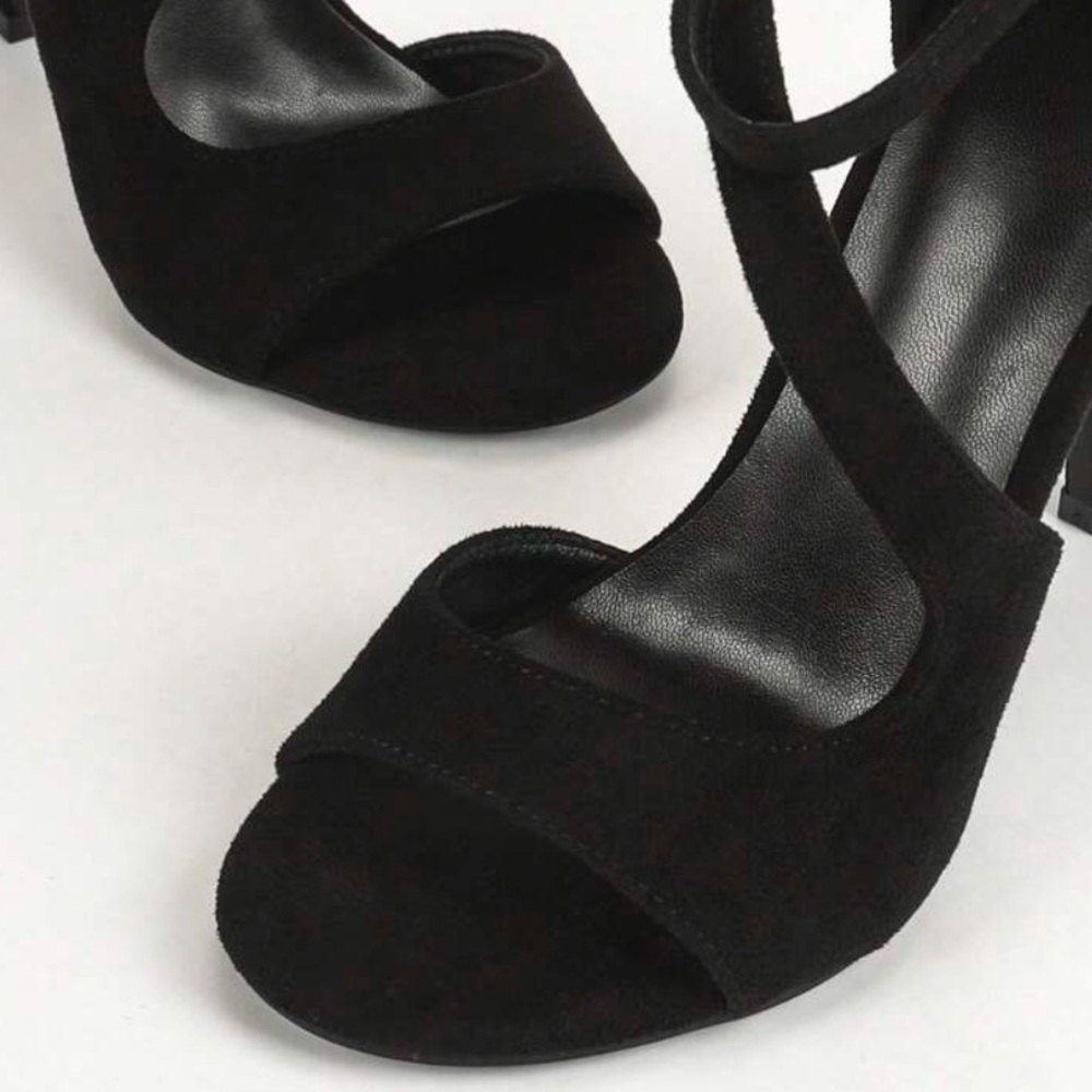 Elegant Black Strappy Heels - Picture 7 of 7